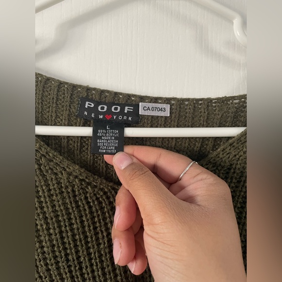 Green Cropped Sweater - Picture 2 of 3